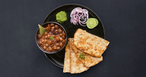 Amritsari Chole Kulche Meal