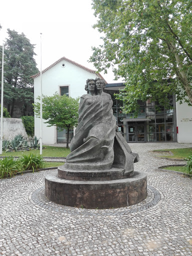 Homenagem Aos Escritores Portugueses 