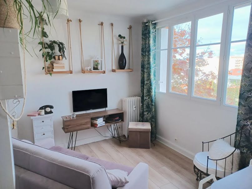 Vente appartement 1 pièce 29.6 m² à Issy-les-Moulineaux (92130), 252 000 €