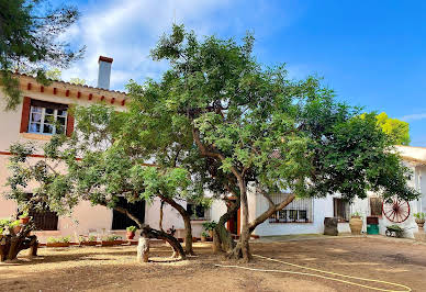 Corps de ferme avec jardin et piscine 15