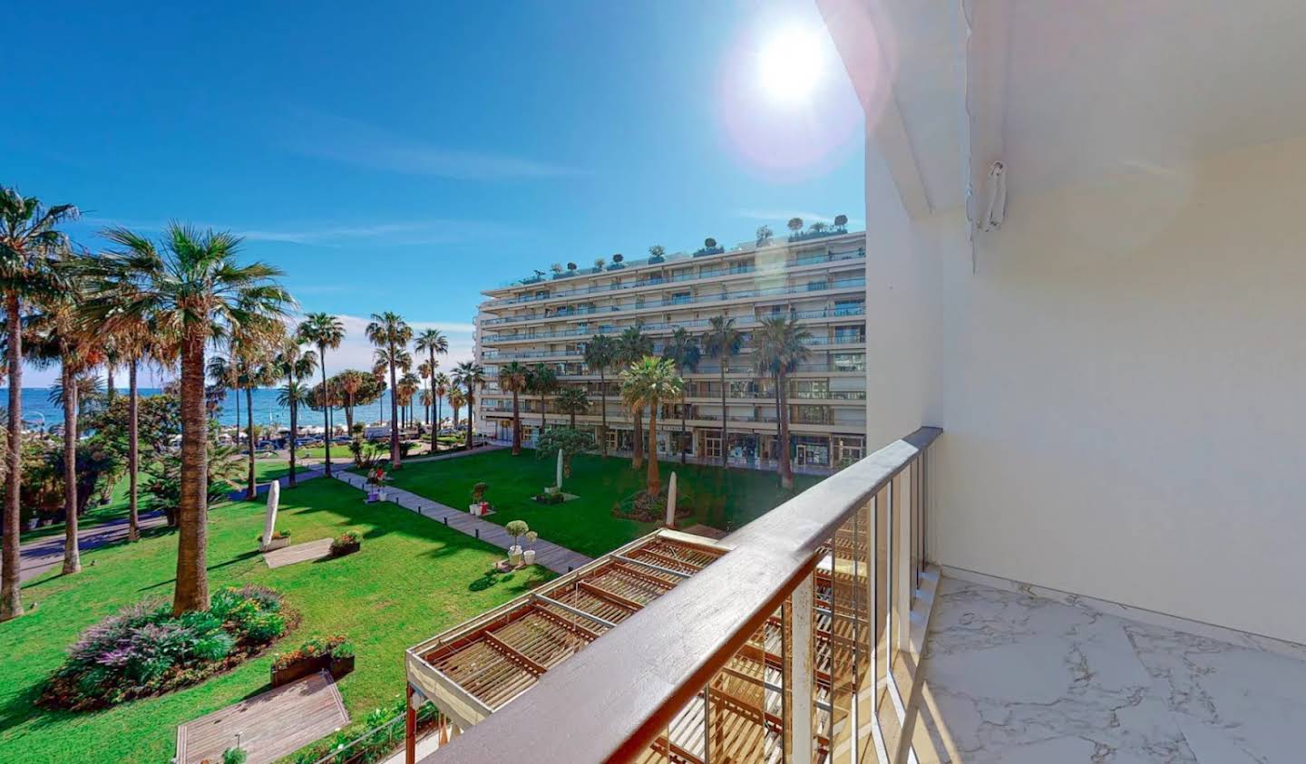 Apartment with terrace Cannes