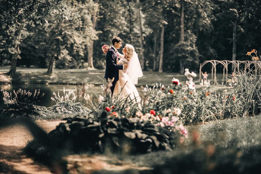 Fotógrafo de casamento Maksim Lobikov (maximlobikov). Foto de 26 de janeiro 2019