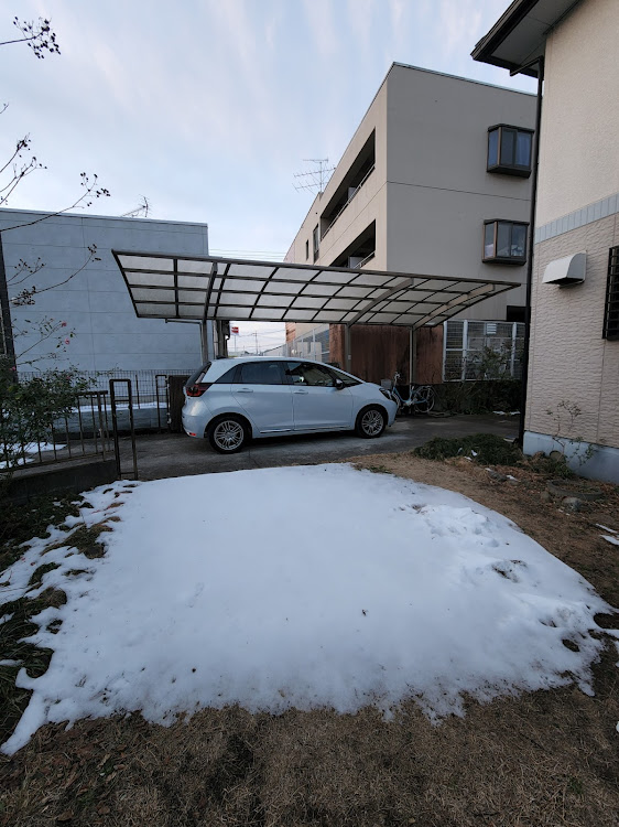 フィットの自宅の駐車場・武蔵野フーズ所沢工場に関するカスタム事例の投稿画像2枚目
