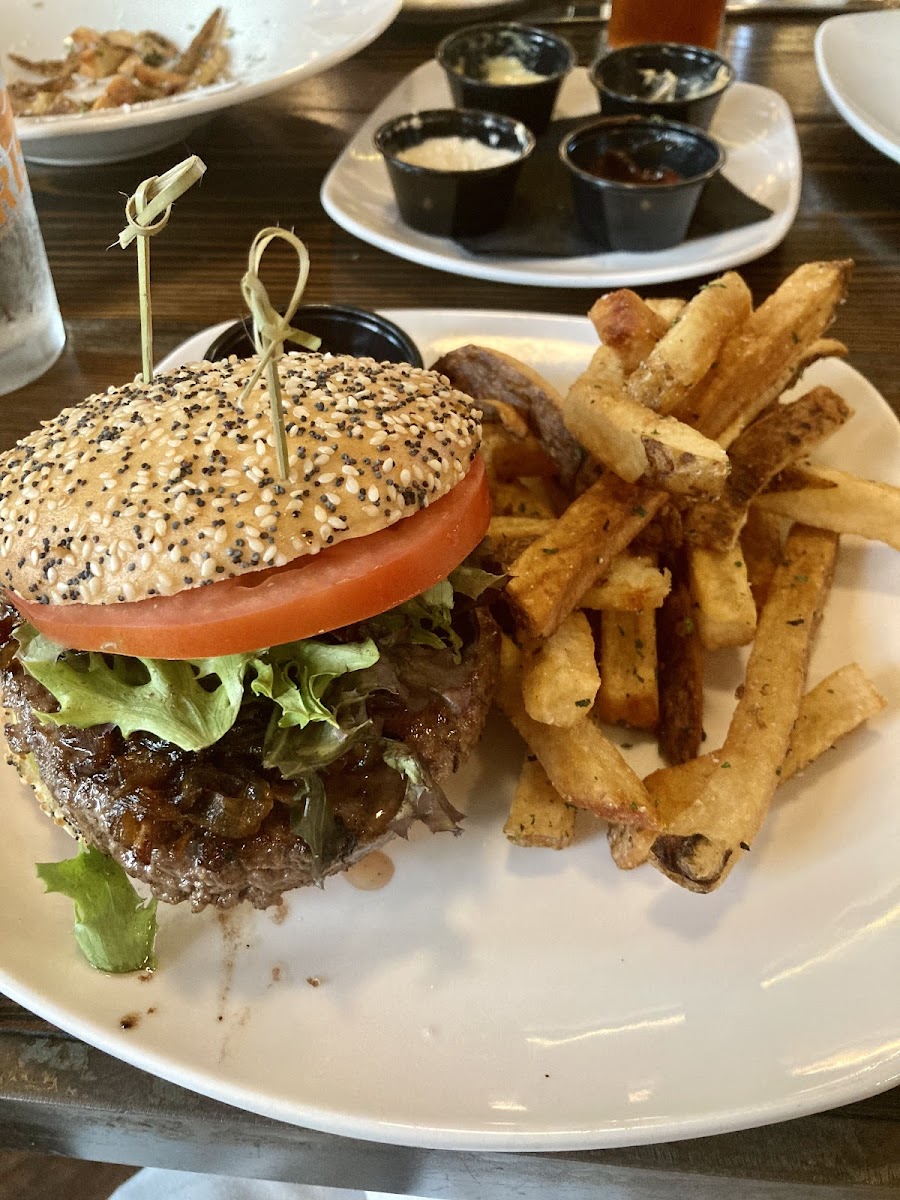 The Burger w/ a GF bun and fries