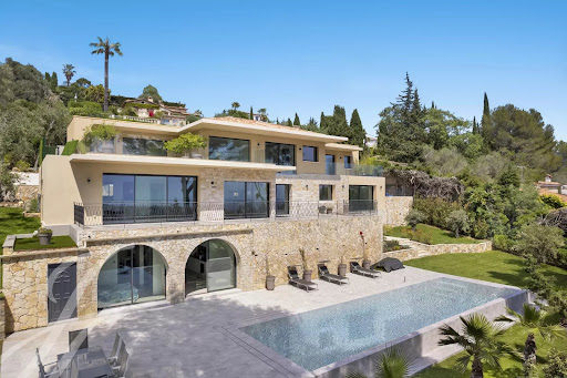 Villa avec piscine 1