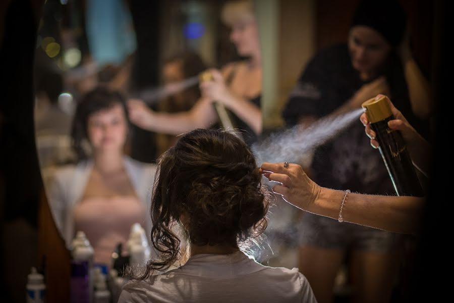 Fotógrafo de casamento Gál Zoltán (pusztafoto). Foto de 15 de setembro 2016