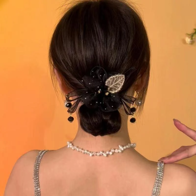 Anneau de cheveux en organza pour femmes, de haute qualité et élégance. Parfait pour les coiffures sophistiquées et ajouter une touche de raffinement.