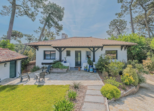 House with pool 1