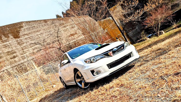 インプレッサ WRX STIの新年のご挨拶に関するカスタム事例の投稿画像1枚目