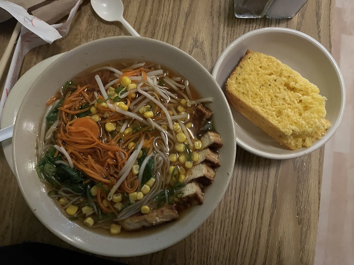 Rice noodles, tamari ginger/garlic broth with tofu and veggies