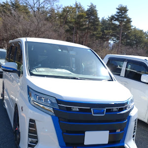 ノア ZRR85W