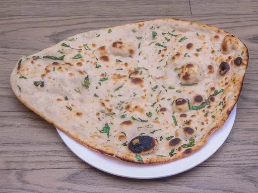 2 Plain Naan With Dal Makhani