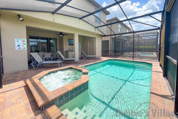 Kissimmee vacation villa with a heated private pool and spa