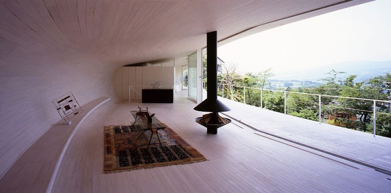 Crescent House - Shigeru Ban Architects