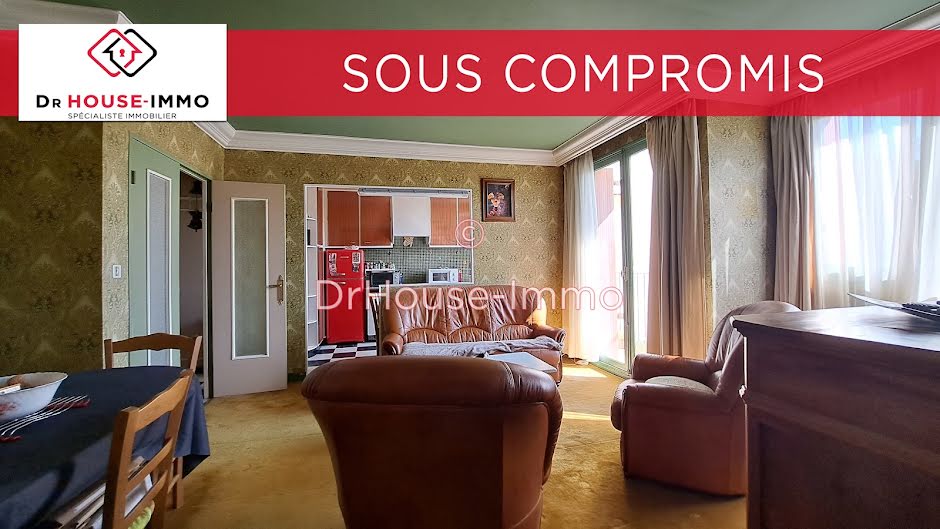 Vente appartement 4 pièces 75 m² à Parthenay (79200), 67 000 €