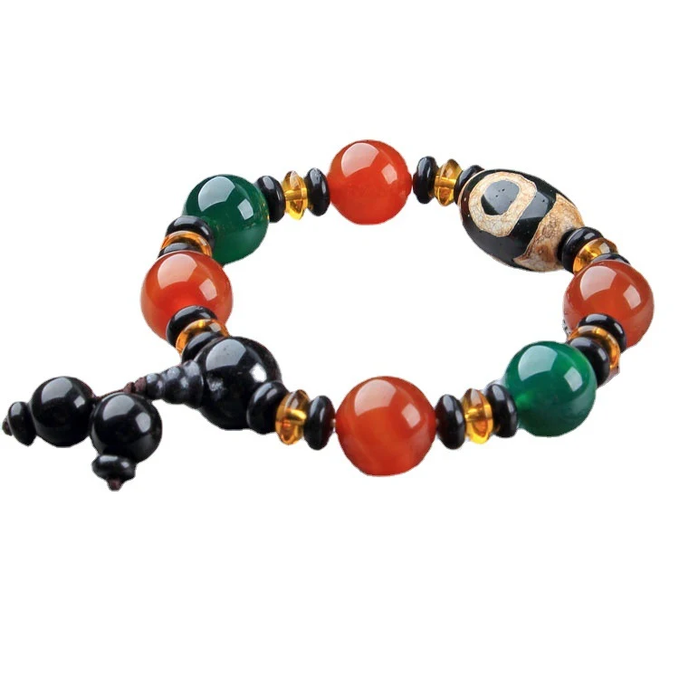 Men's Agate Hand String Bracelet with Buddha Head, a stylish and protective natural gemstone accessory.