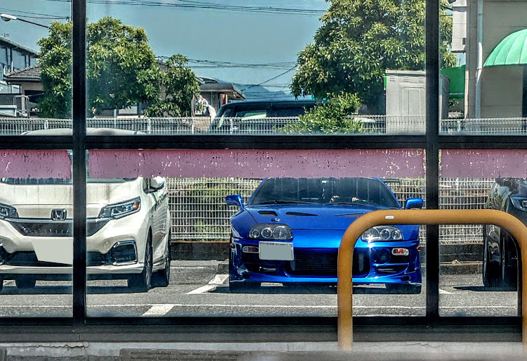 スープラのガラスに写る愛車・オイル交換・成長日記・ねぎたこ焼きに関するカスタム事例の投稿画像2枚目