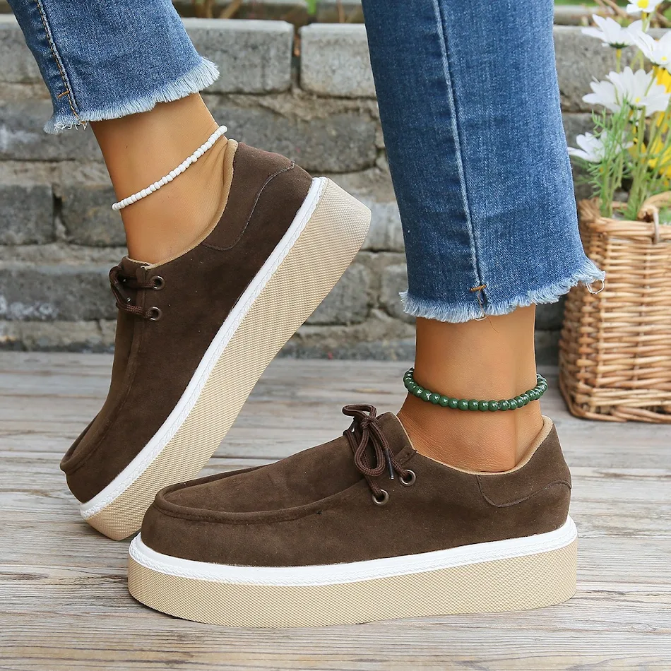 Chaussures de planche à plateforme à lacets pour femmes, rétro et tendance, bout rond, pour un look stylé et un confort optimal.