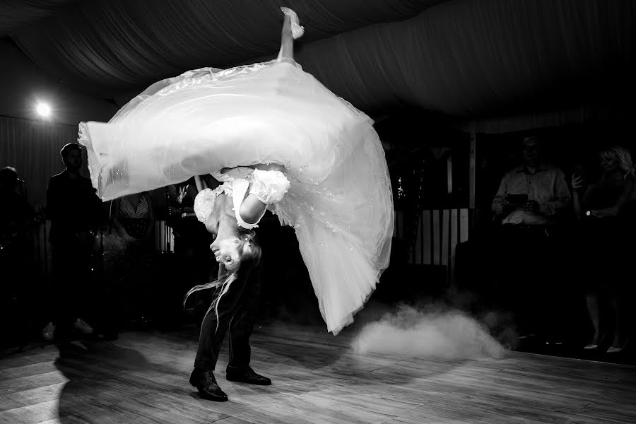 Fotógrafo de casamento Péter Győrfi-Bátori (purephoto). Foto de 5 de agosto 2023