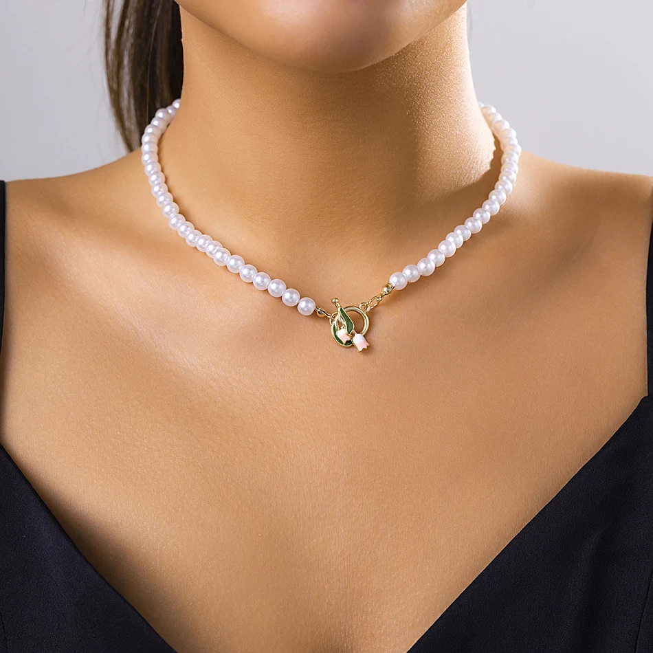 Collana con tulipani semplice e versatile, catena a clavicola con perline, perfetta per ogni outfit, aggiungi un tocco floreale al tuo look.