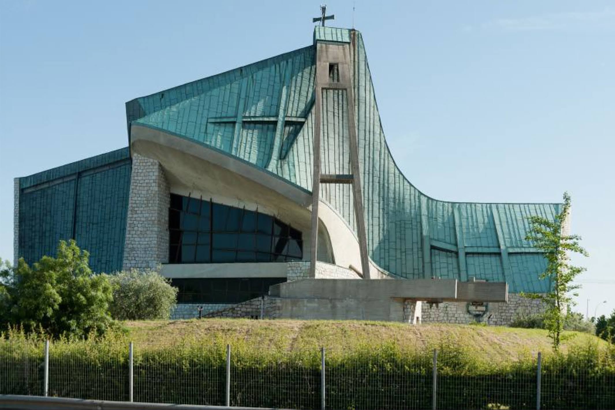 Giovanni Michelucci, Chiesa di San Giovanni Battista o Chiesa dell'Autostrada del Sole  (Photo by Jacqueline Poggi)