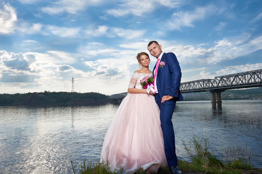 Fotógrafo de casamento Aleksandr Kuzmin (ilim). Foto de 16 de julho 2017