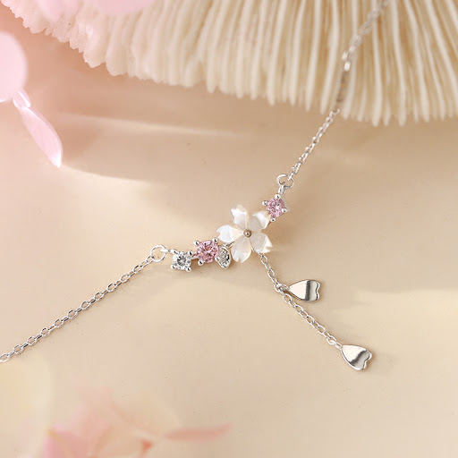 Title 4, Retro Design Temperament Female Clavicle Chain....