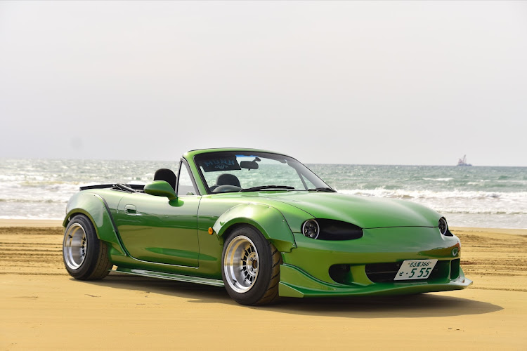 フェアレディZのおはようエンゼルラインロードスターミーティング・なぎさドライブウェイ・VeilSideデモカー・バナナ大好き❤️に関するカスタム事例の投稿画像17枚目