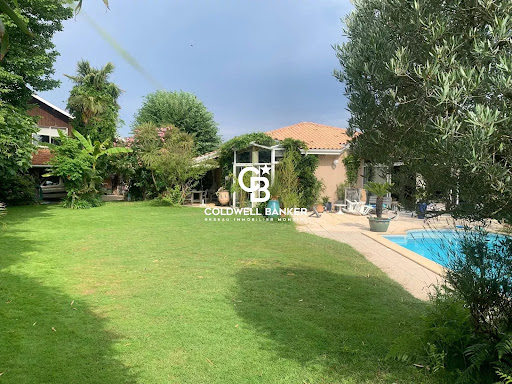 House with pool and garden 5