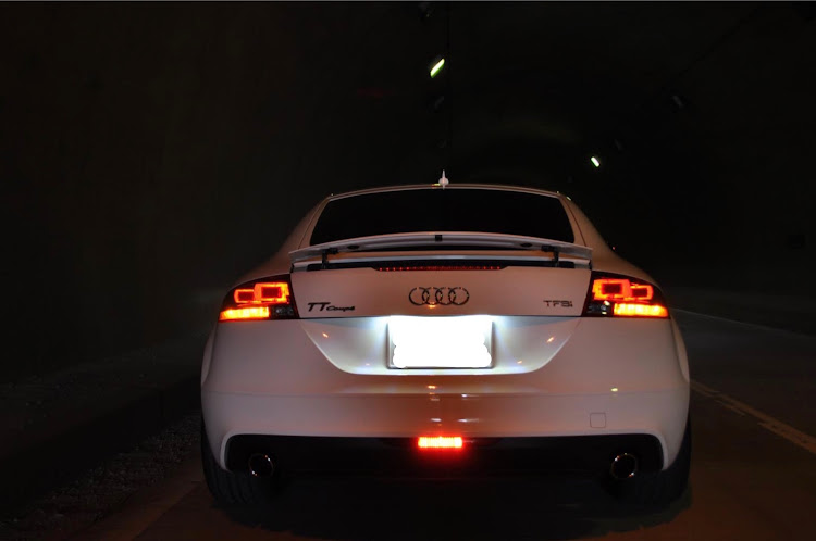 TT クーペのドライブ・トンネル・一眼レフ・ポートレートに関するカスタム事例の投稿画像2枚目