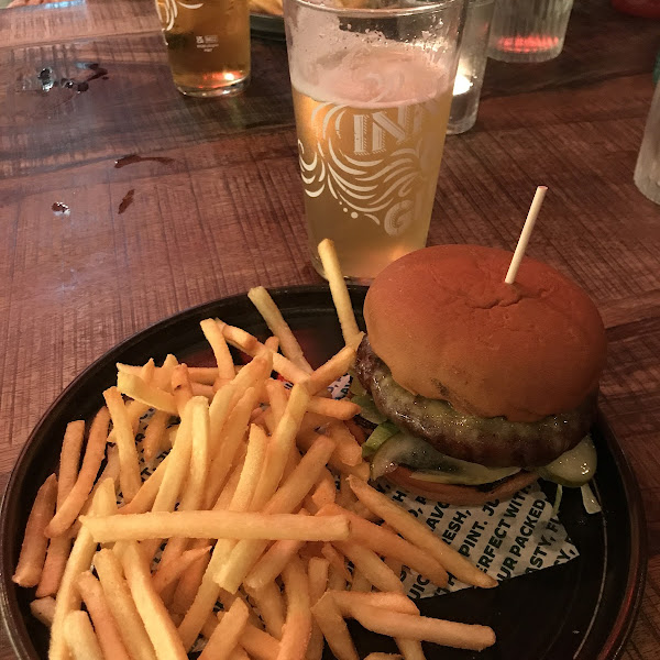 Gm Veggie Burger with GM IPA beer :))