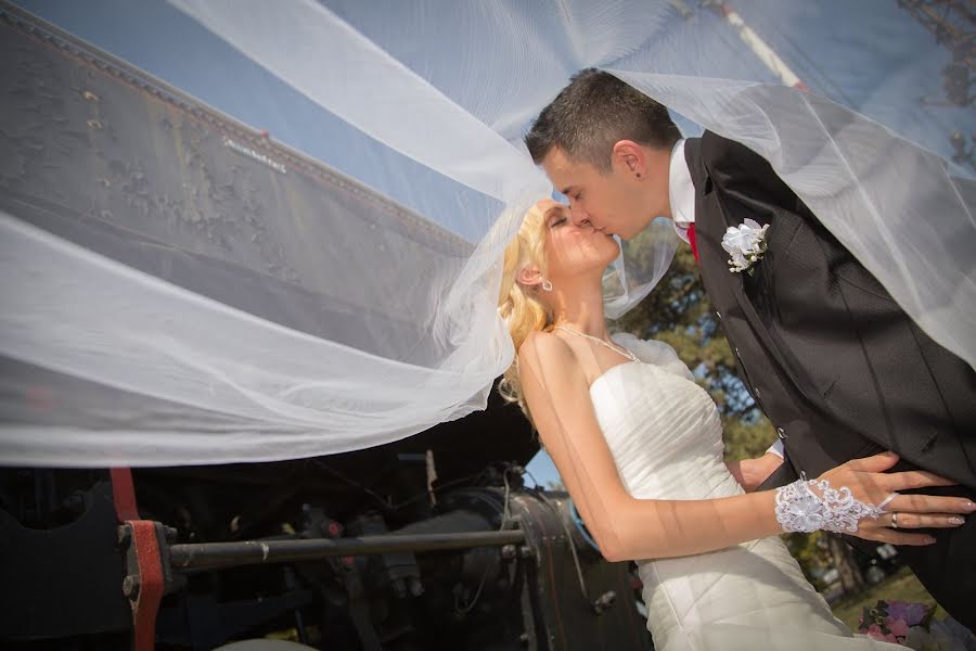 Fotógrafo de casamento Zoltan Bakos (bakos). Foto de 3 de março 2019