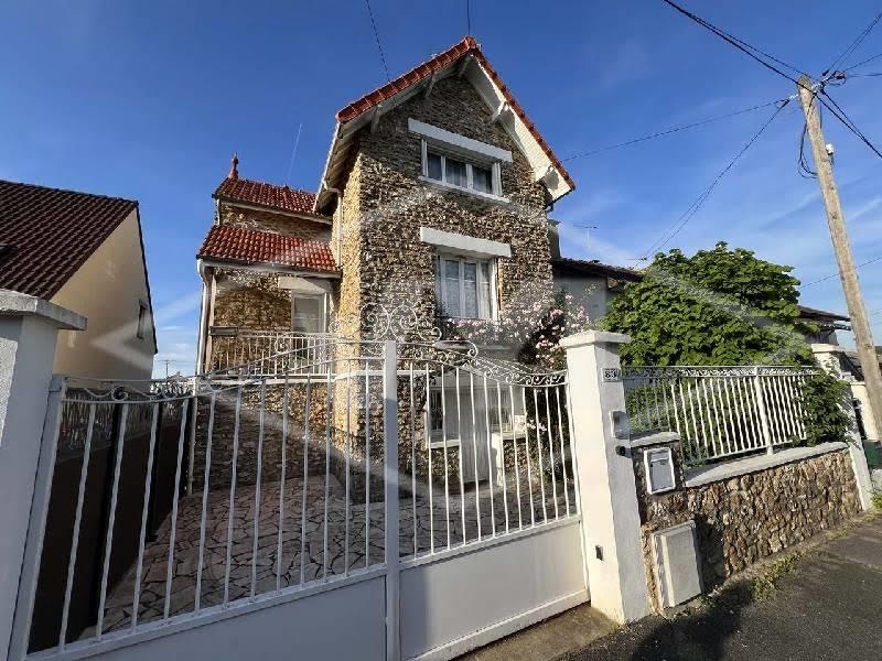 Vente maison 5 pièces 103 m² à Combs-la-Ville (77380), 315 000 €