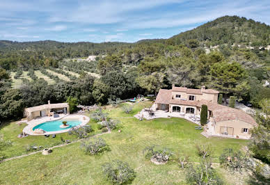 Maison avec piscine et terrasse 14