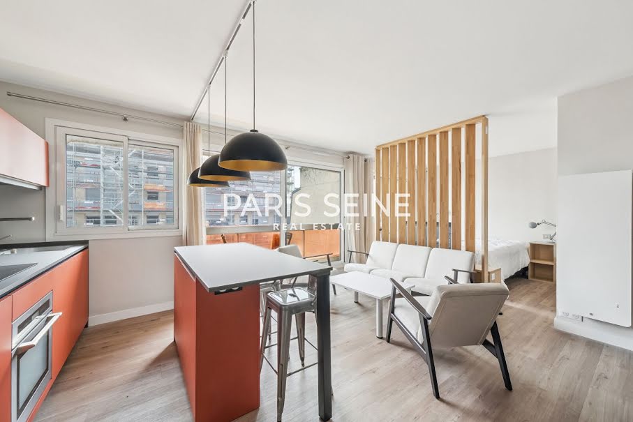 Location meublée appartement 1 pièce 33 m² à Paris 15ème (75015), 2 100 €