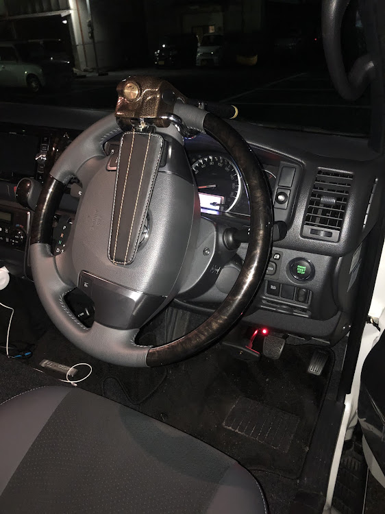 ハイエースバンの愉快なてらやんさんさんが投稿したカスタム事例の投稿画像3枚目