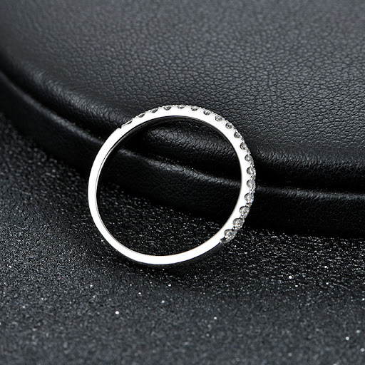 Title 4, Sterling silver ring with moissanite. Beautiful...