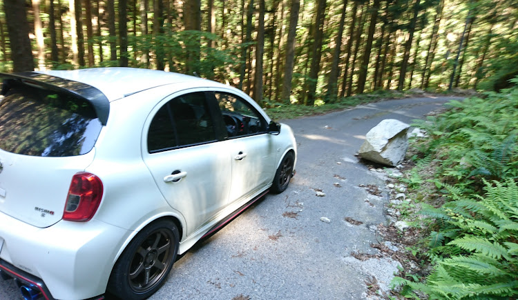 マーチのポテンザRE-71RS・TE37sonic・ドライブ・BLITZ DAMPER ZZ-Rに関するカスタム事例の投稿画像3枚目