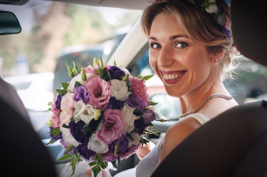 Fotógrafo de casamento Elena Nizhegorodceva (elenan). Foto de 9 de dezembro 2019