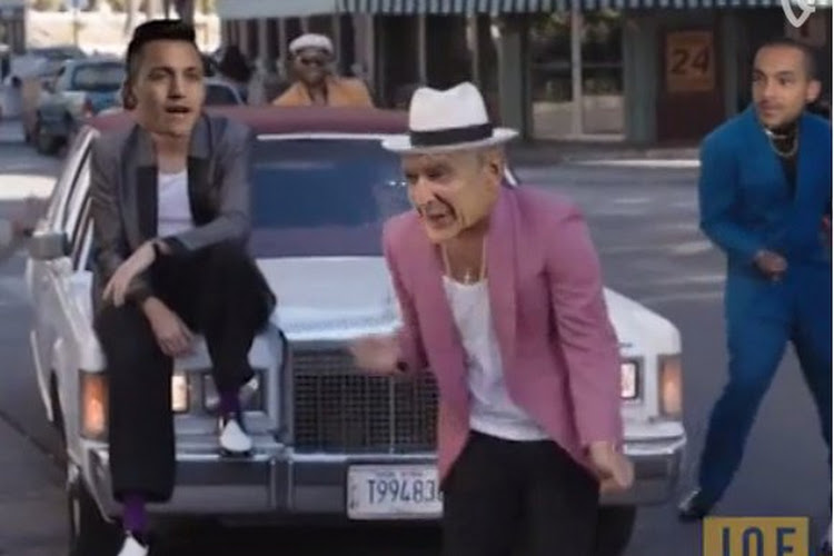 Uptown funk: Wenger gaat hélémaal los