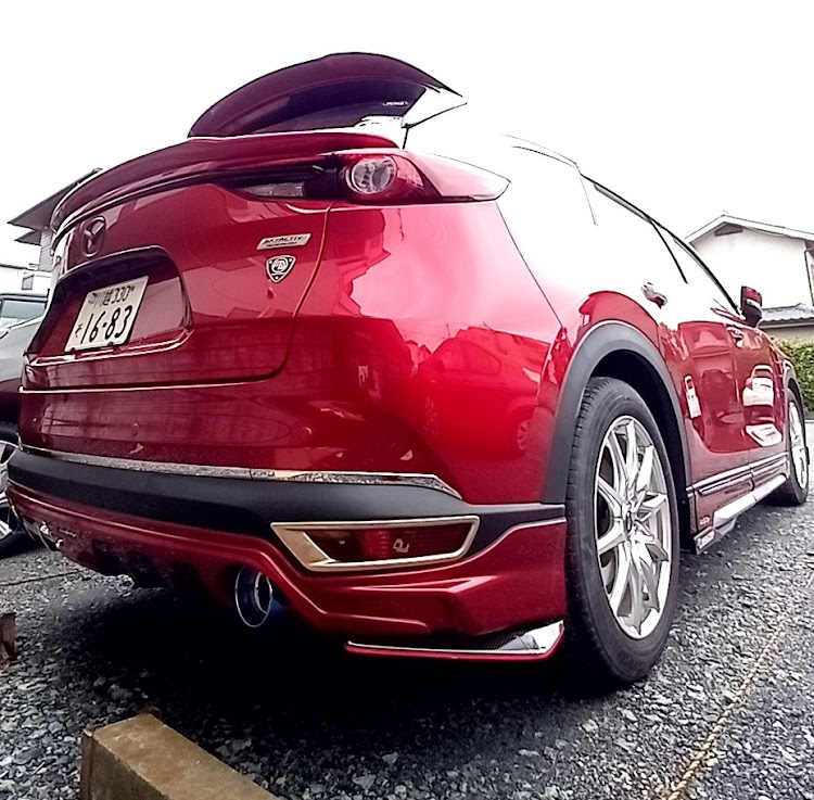 CX-8のリアカナード取付　完成‼️・赤ラインテープ・DIY・宿題提出wwに関するカスタム事例の投稿画像1枚目