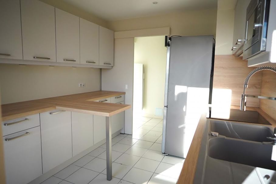 Location  appartement 3 pièces 90 m² à Amiens (80000), 1 200 €