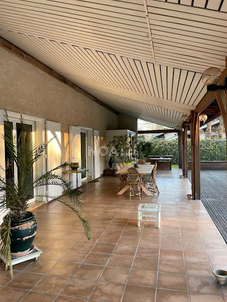 Vente villa 11 pièces 476 m² à Cestas (33610), 780 000 €