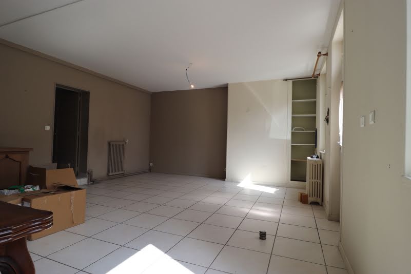 Vente maison 5 pièces 111 m² à Moulins (03000), 131 590 €