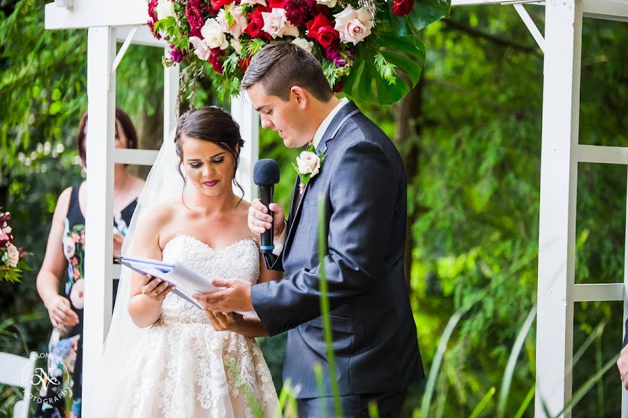 Fotografo di matrimoni Naomi Vasington (naomivasington). Foto del 26 aprile 2022