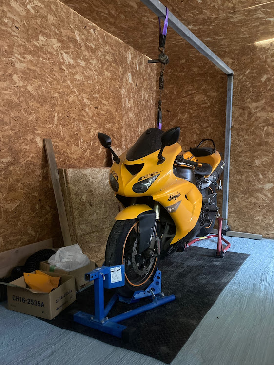 とちさんが投稿したDIY・バイクスタンド・ホイールラック・ガレージに関するカスタム事例の投稿画像1枚目