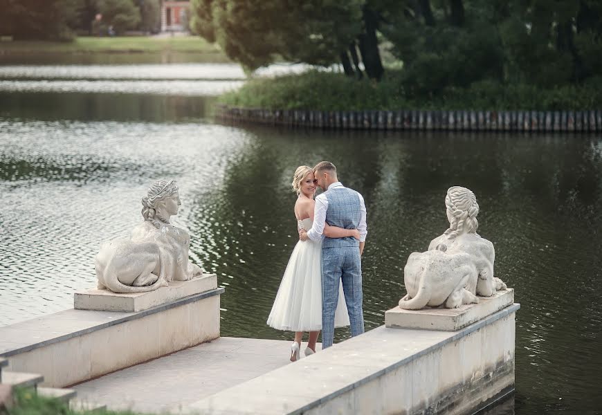 Wedding photographer Olesya Kotova (bmhdzdz). Photo of 7 August 2020