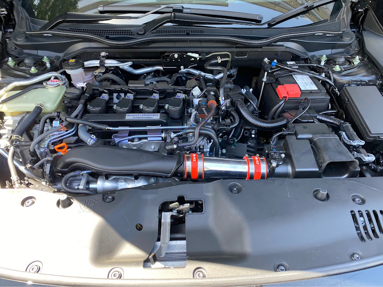 シビックのシビックハッチバック・FK７・DIY・吸排気チューンに関するカスタム事例の投稿画像1枚目