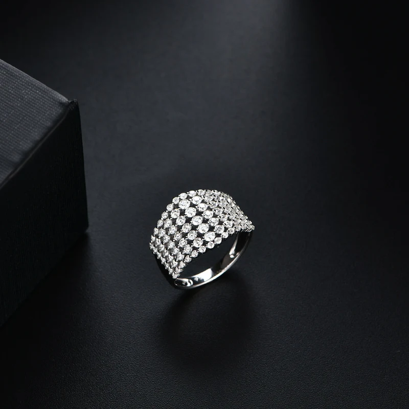 Herfst Nieuwe Sterling Zilveren Moissanite Ring. Prachtige dames sieraden, perfect cadeau. Schitterend en stijlvol voor elke gelegenheid.