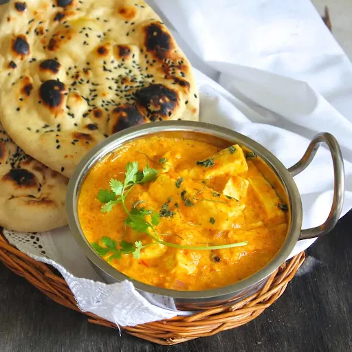 Kadai Paneer + Butter Naan Or Butter Roti [6 Pieces]